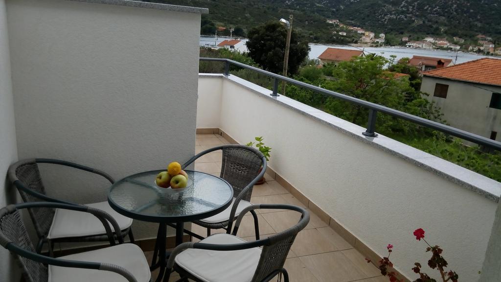 Apartment Villa Octopus Vinišće Zewnętrze zdjęcie